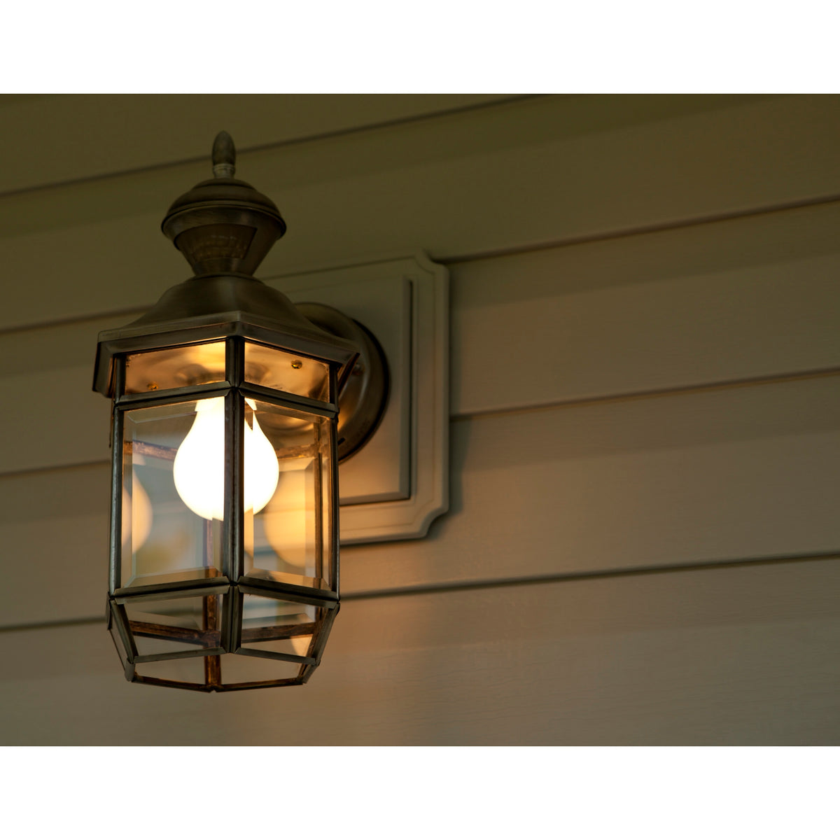 11.2W (75W Replacement) Daylight (5000K) E26 Base A19 General Purpose LED Bulb (2-Pack)
