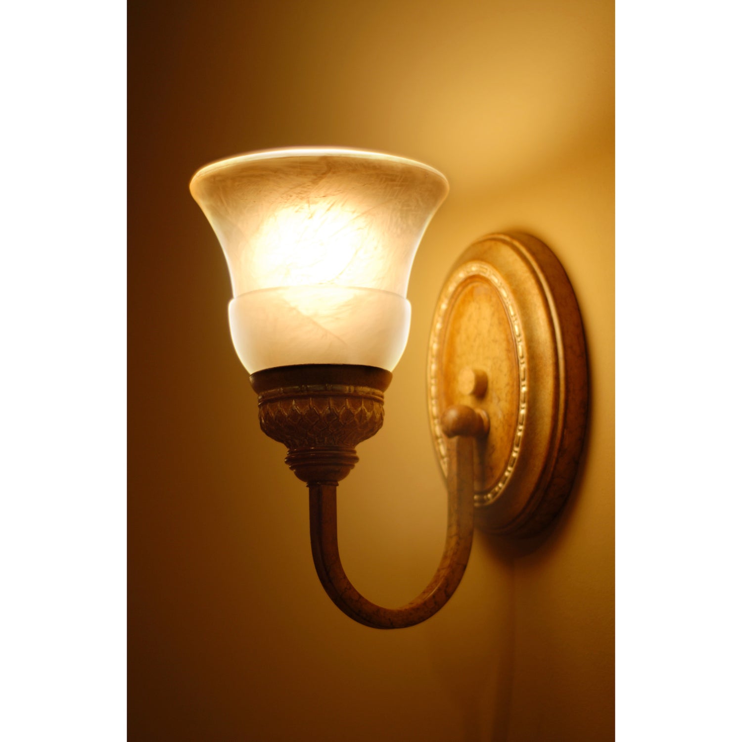 10W (60W Replacement) Daylight (5000K) A19 GU24 Base Dimmable General Purpose LED (2-Pack)