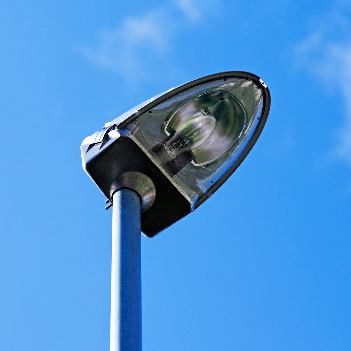 100W Cool White (4000K) ED17 Shape E26 Medium Base Clear Metal Halide High Intensity Discharge HID Light Bulb