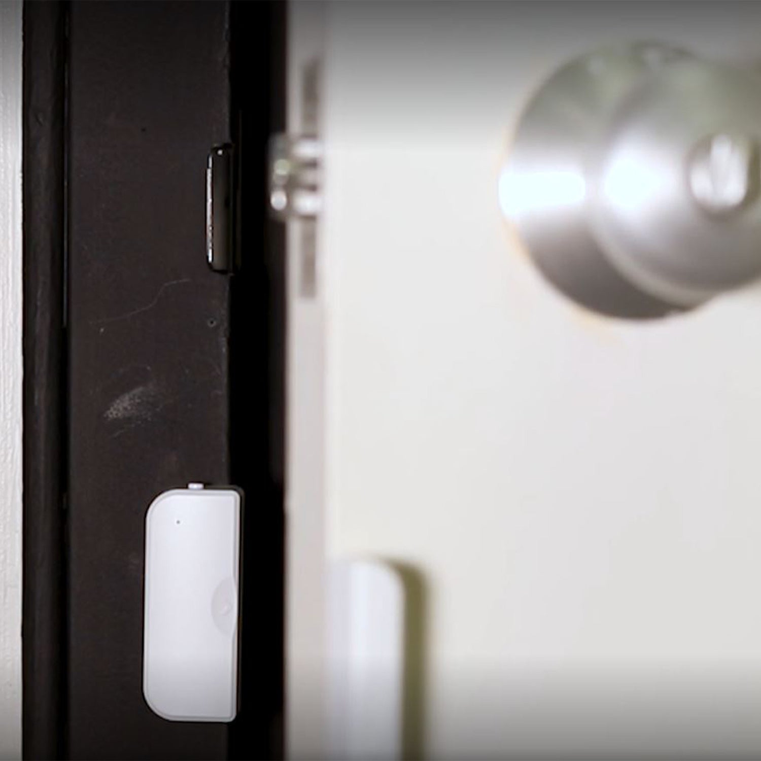 Battery-Powered Smart Wi-Fi Door Window Sensor