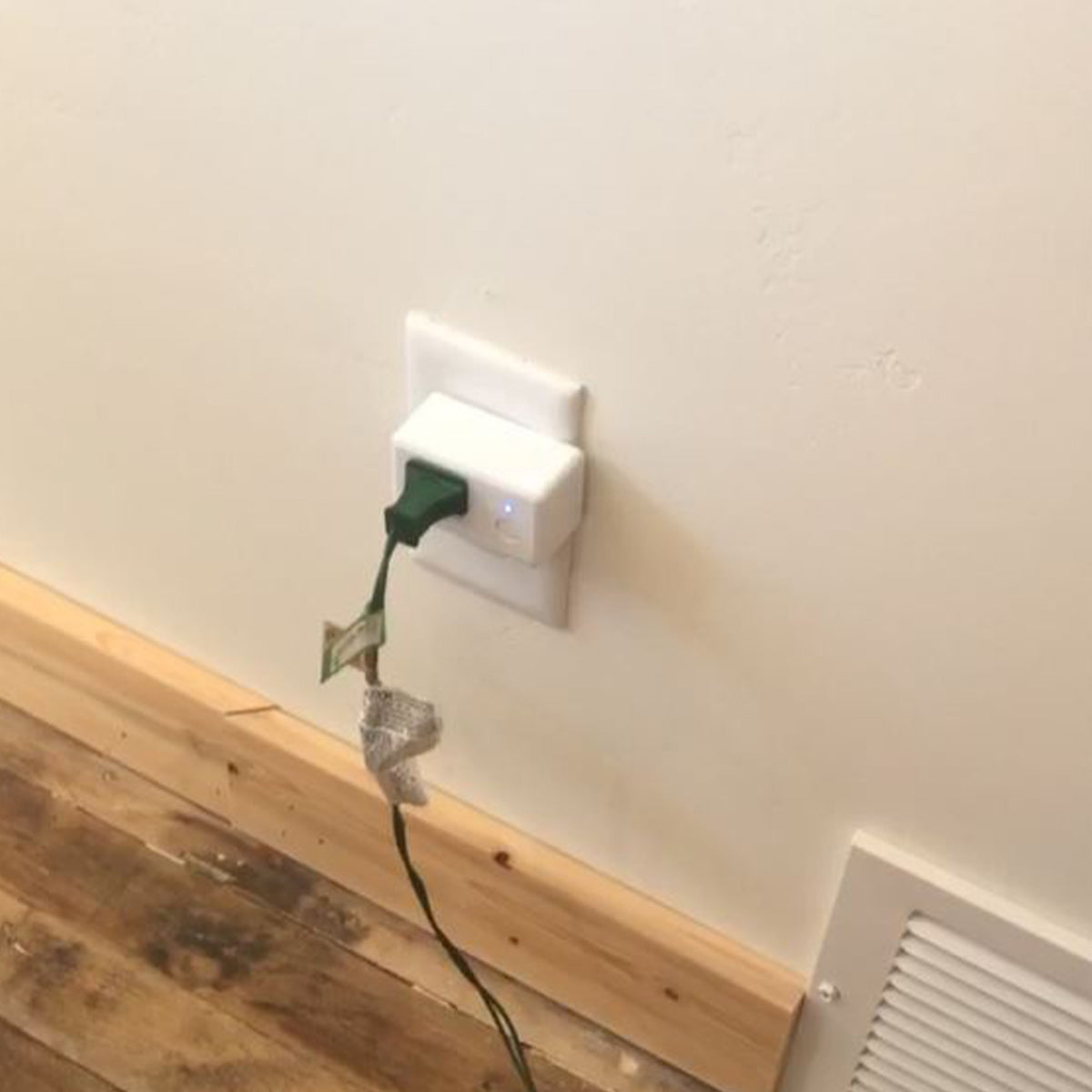 Indoor Smart Wi-Fi Wall Plug Alexa / Google