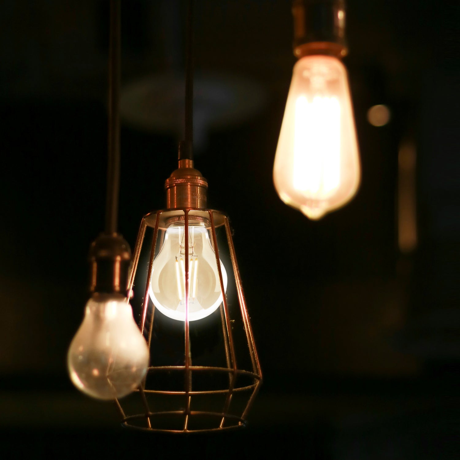 4W (60W Replacement) AT19 E26 Dimmable Straight Filament Amber Glass Vintage Edison LED Light Bulb, Soft White