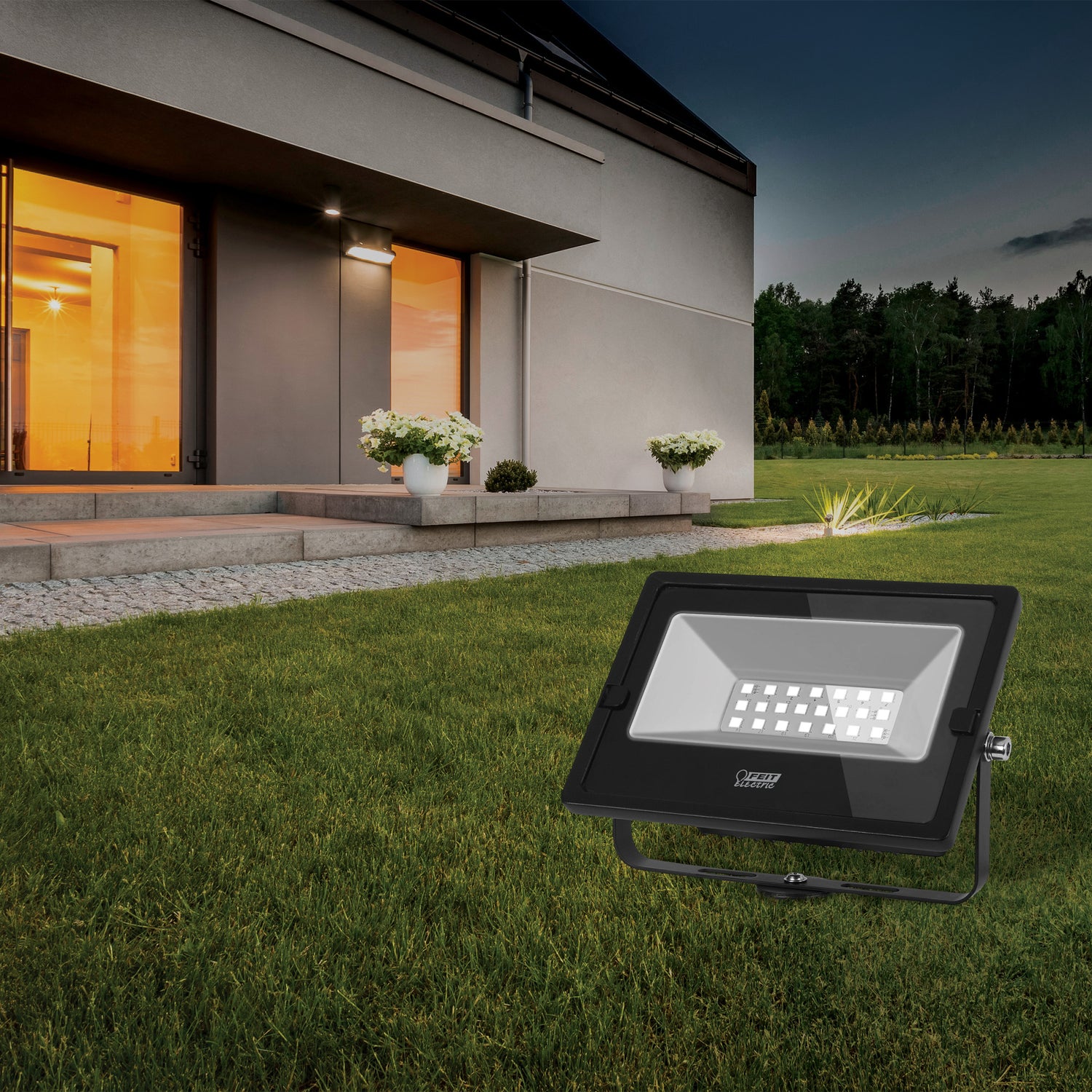 30W RGBW LED Outdoor/Indoor Flood Light Includes 44 Key Remote